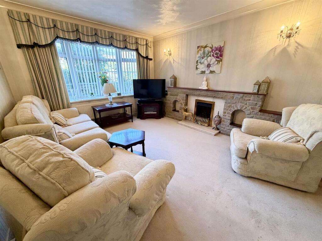 House in Leeds, Great and Little Preston - View 2