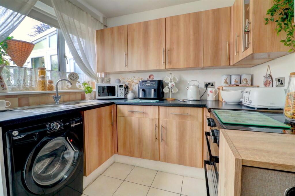 House in Walsall, Old Town, Heath End - More