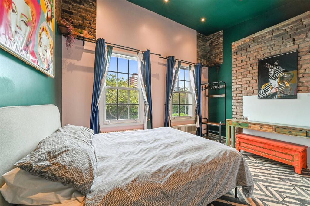 House in London, Ratcliffe, Shadwell - More