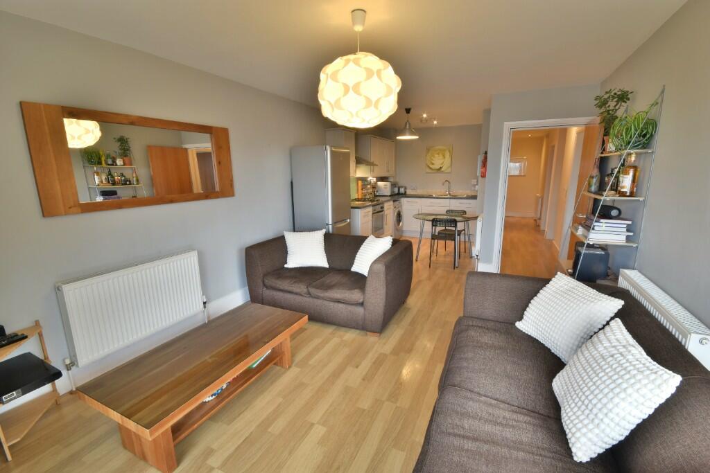 Main image of property: 2  DOUBLE BED STUDENT APARTMENT - CROOKES