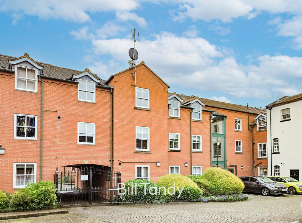 Main image of property: Tarncourt House, Frog Lane, Lichfield  WS13 6XB, WS13