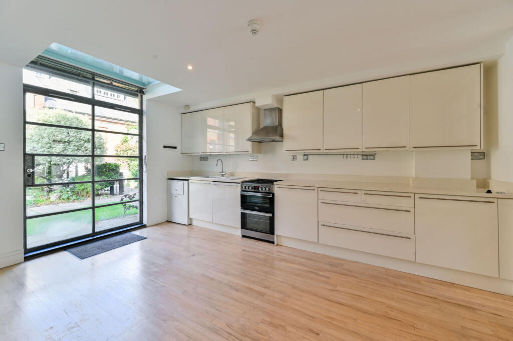 House in London - View 5