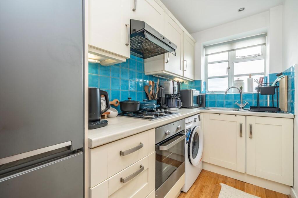 Apartment in London - View 3