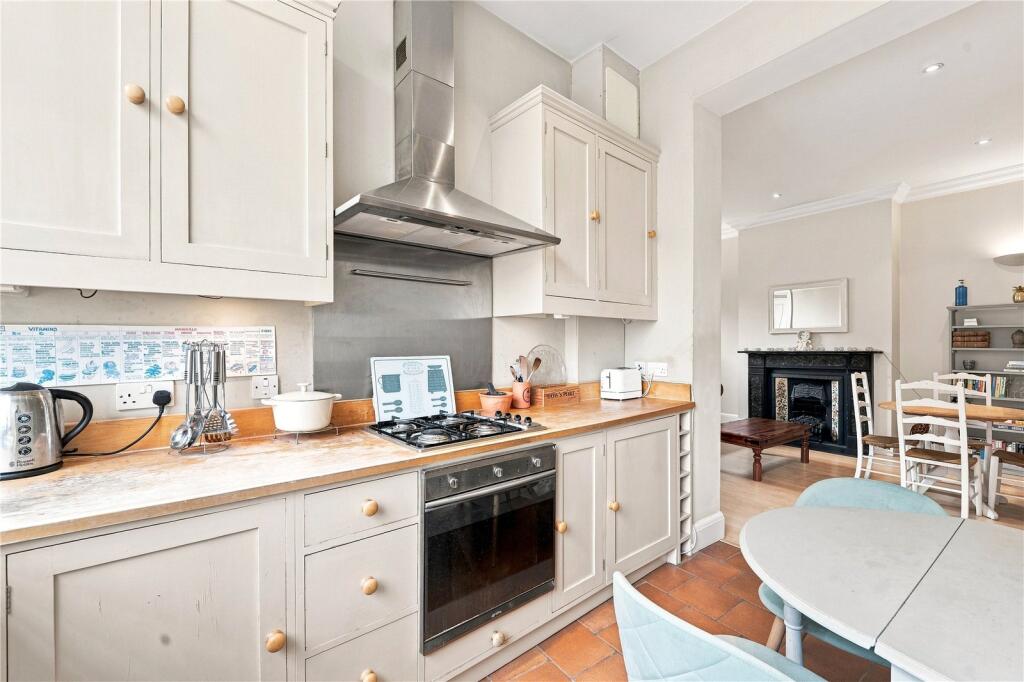 Apartment in Twickenham - View 5