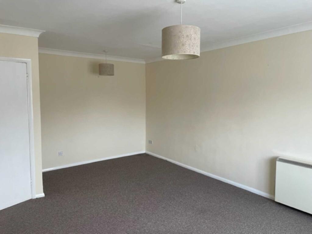 Apartment in Reading - View 5