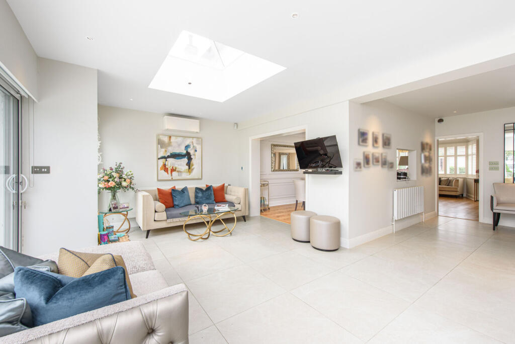 House in London - View 3