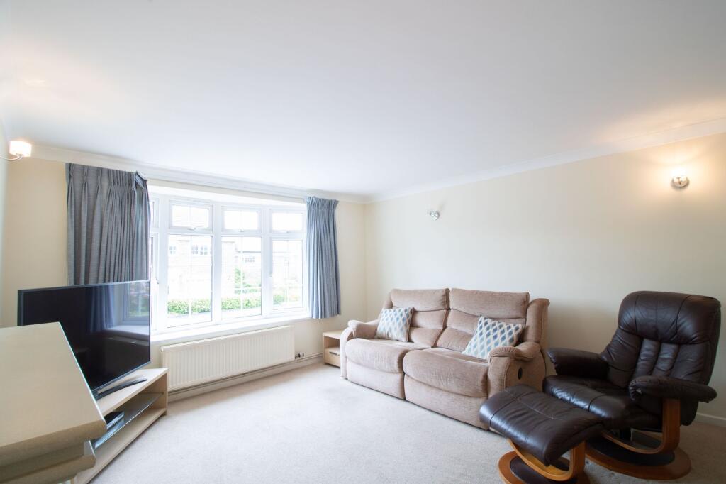 House in Blackwood, Cwmgelli, Caerphilly - More