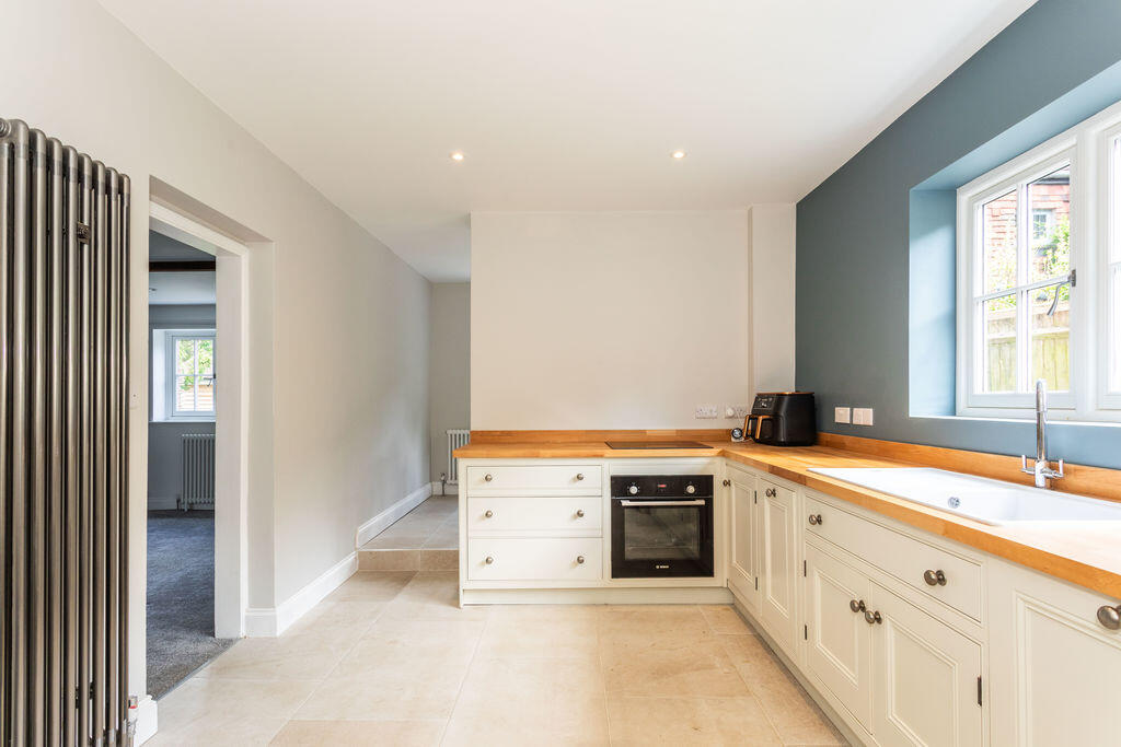 Underhill Lane, Clayton photo 5