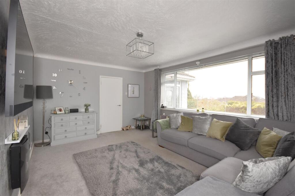 Dunraven Road, Little Neston, Neston photo 3