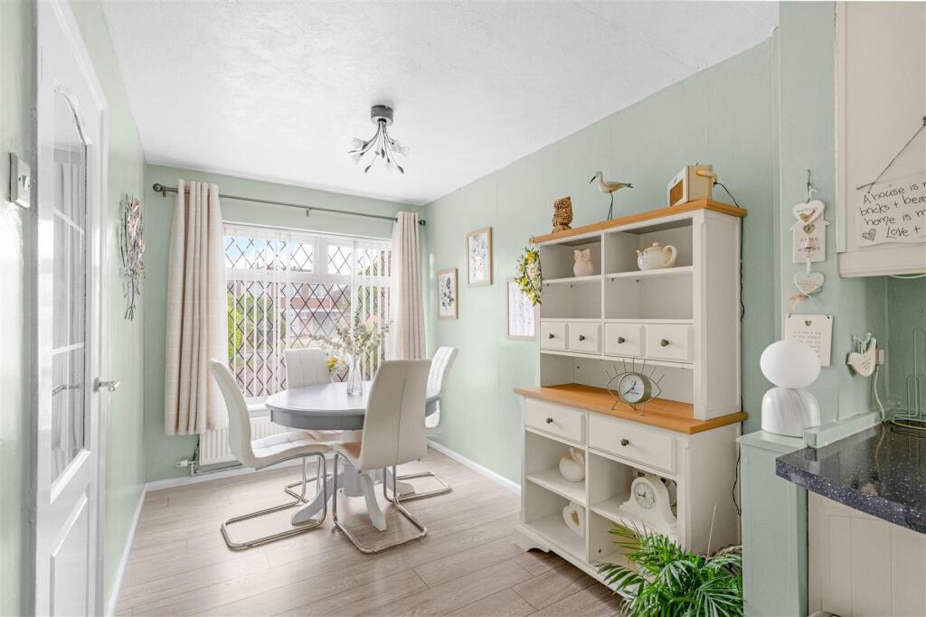 Leys Avenue, Desborough, Kettering - View 6