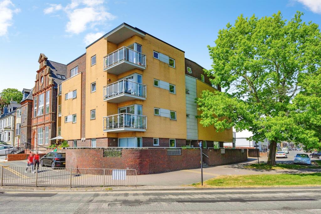 Main image of property: Cotterells, HEMEL HEMPSTEAD