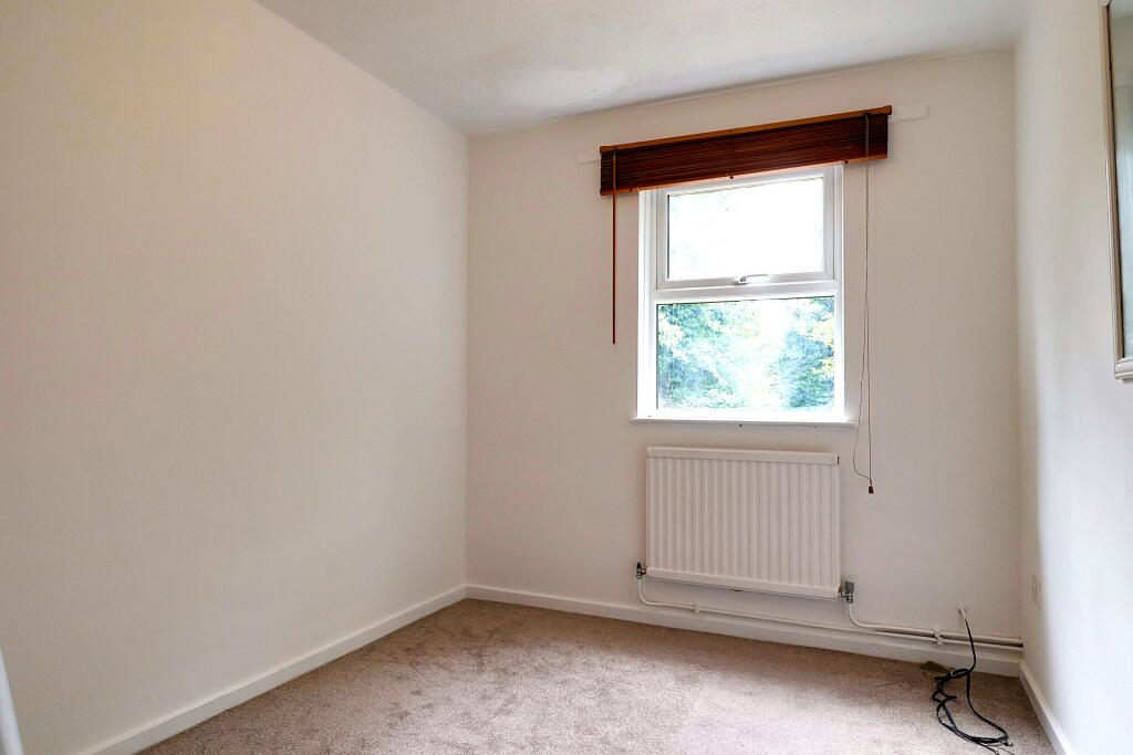 Apartment in Brentwood, Essex - More