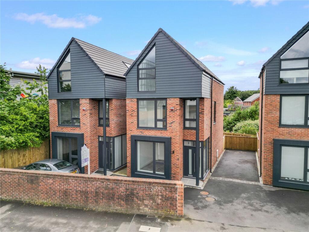 4-bed detached on Stamford Brook Road, West Timperley, Altrincham, Greater Manchester, WA14, £545,000