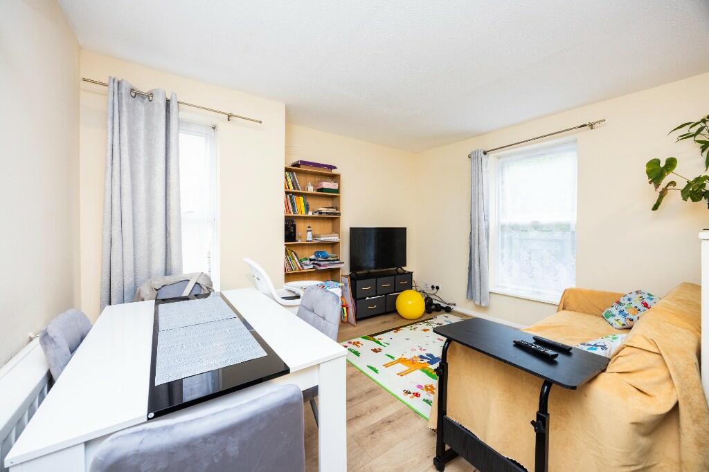 Tollgate Road, London, E6 photo 3