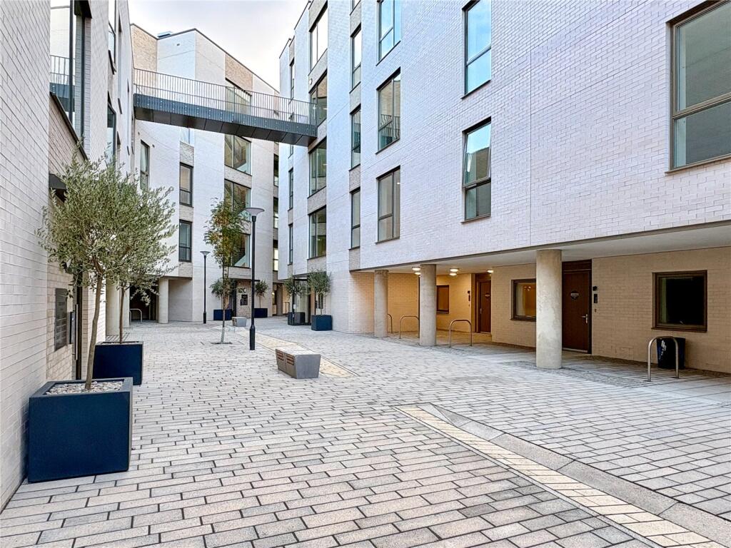 Knights Park, Eddington, Cambridge - Mehr