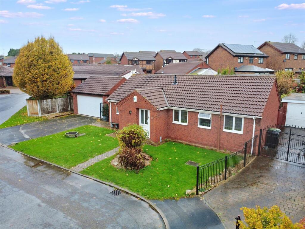 3-bed detached on Barleydale Drive, Trowell, Nottingham, £325,000