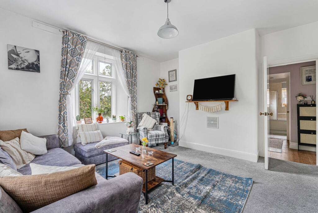 Somerford Road, Cirencester, Gloucestershire, GL7 photo 4