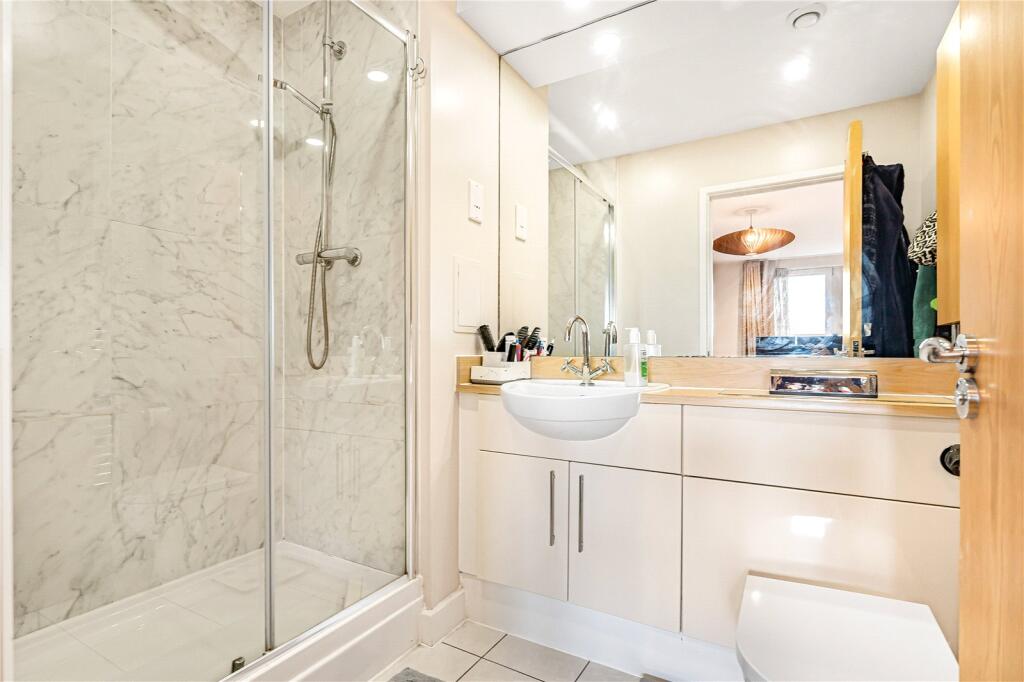 Apartment in London - View 5