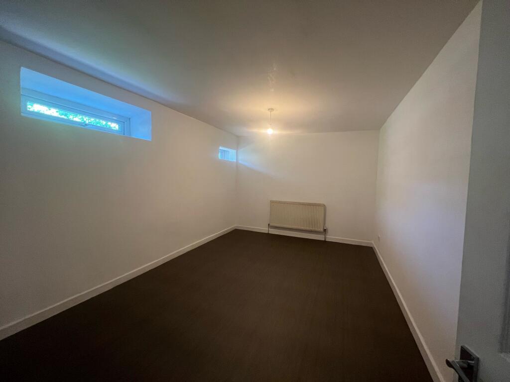 Apartment in Oldham - View 4