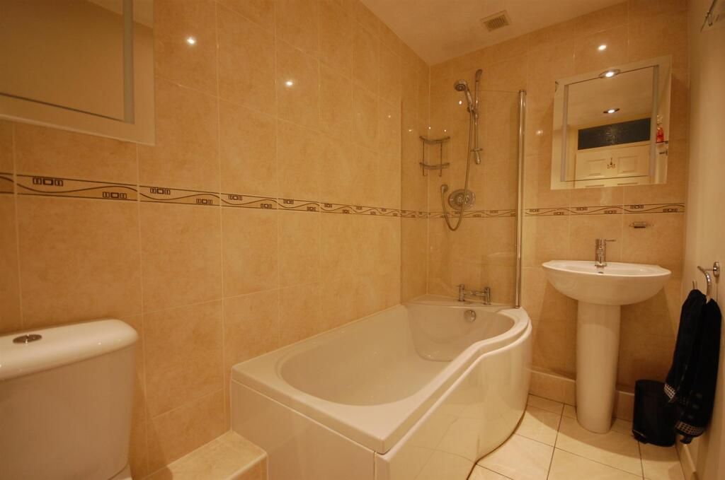 House in Southall - View 3