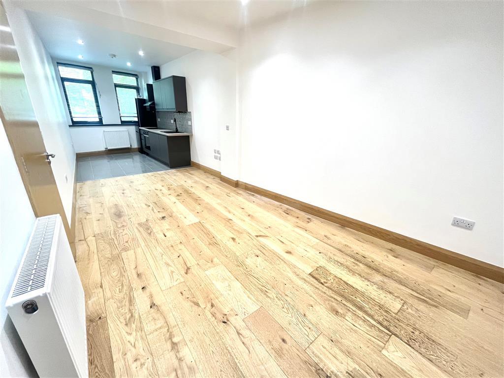 Apartment in Nottingham - View 3