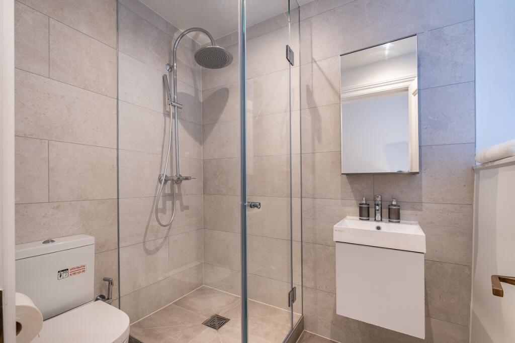 4 bedroom flat for rent