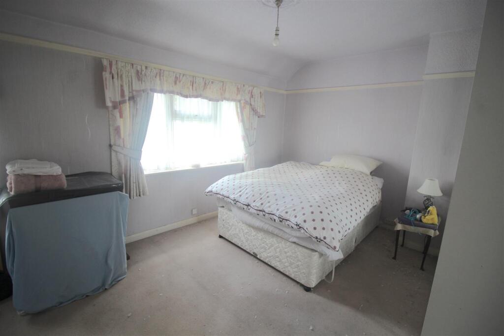 Debenham Crescent, Birmingham photo 5