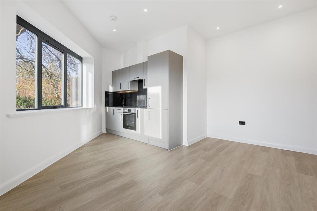 Main image of property: Headgate, Colchester, CO3