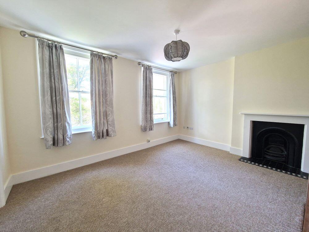 Apartment in Wokingham, Emmbrook - View 2