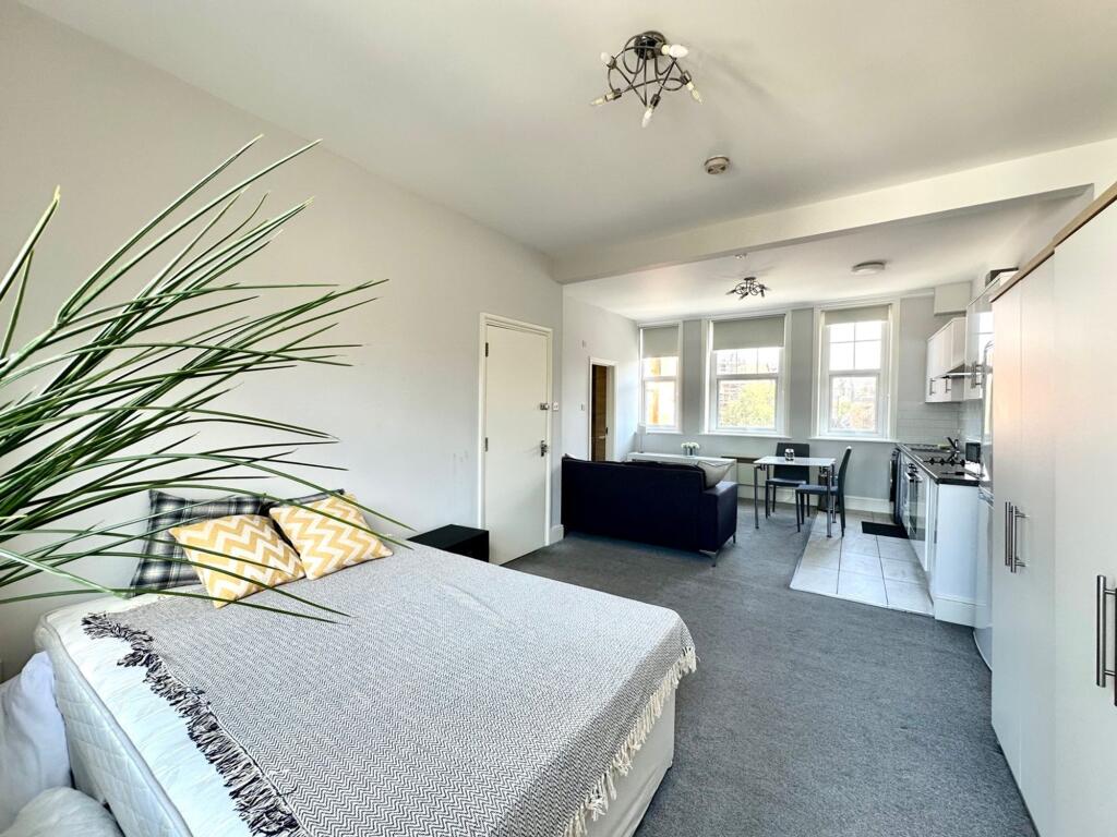 Studio flat for rent