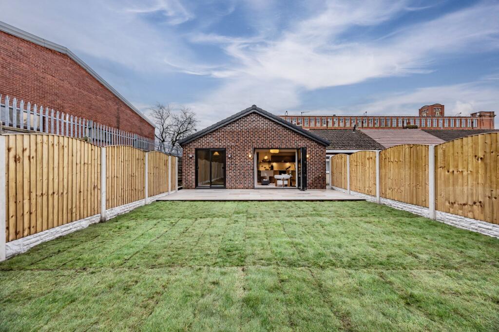 Cotswold Avenue, Chadderton, OL9 photo 4