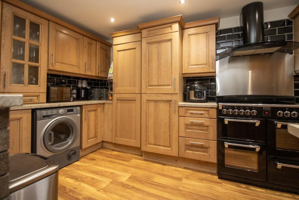 Willowtree Avenue, Gilesgate, Durham photo 3