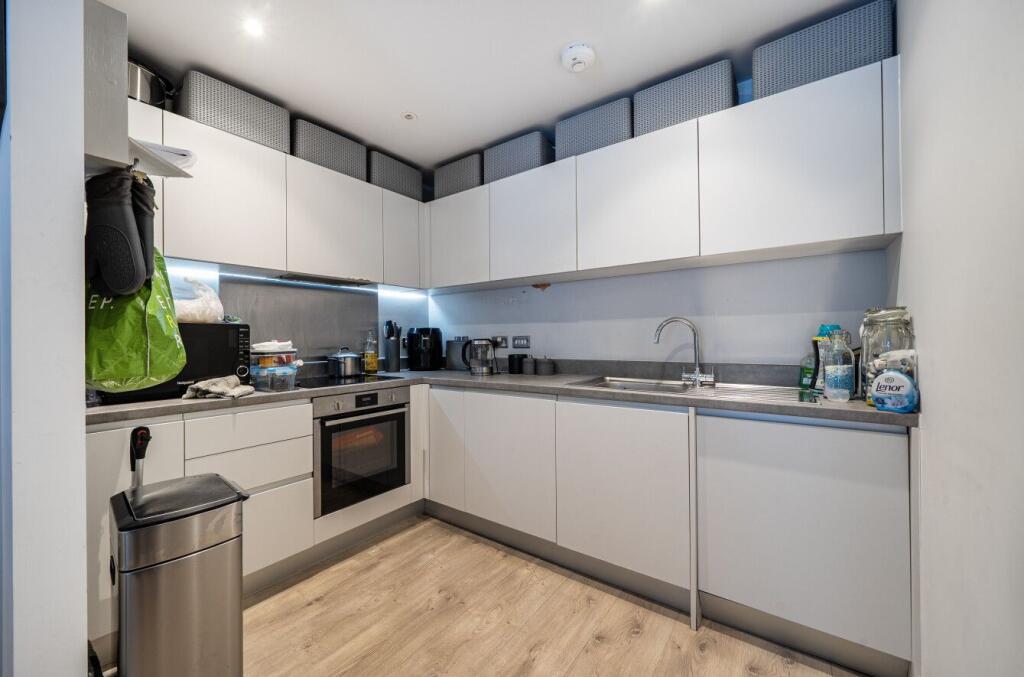 Apartment in Croydon - View 2