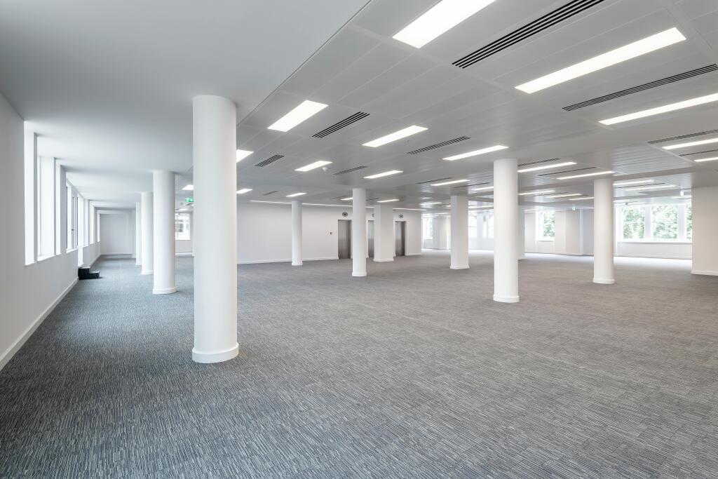 _T3A7433-Edit - 090725_SCD_6_Chesterfields_Gardens_©_Peter Landers Photography - Large - use.jpg