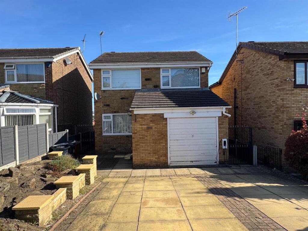 Main image of property: Harwill Approach, Churwell, Morley, Leeds