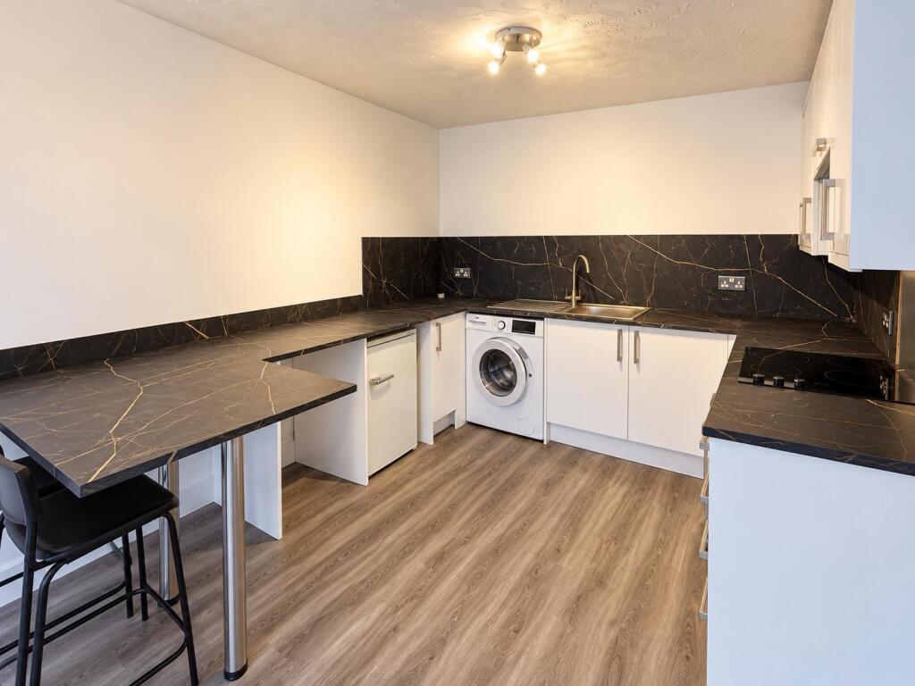 Apartment in Northampton, Phippsville - View 4