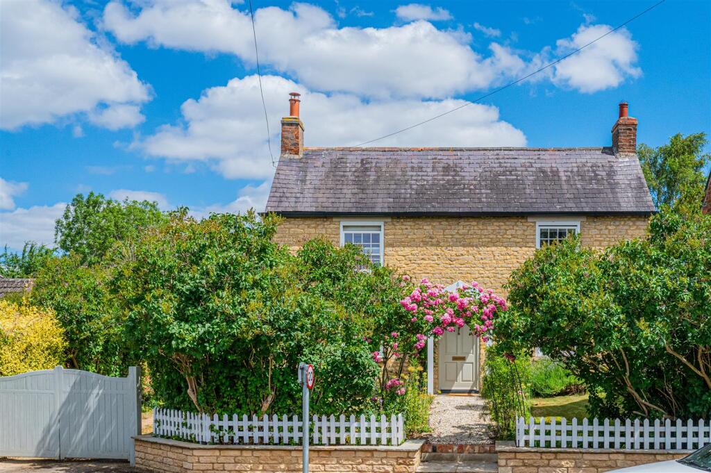Main image of property: High Street, Chelveston