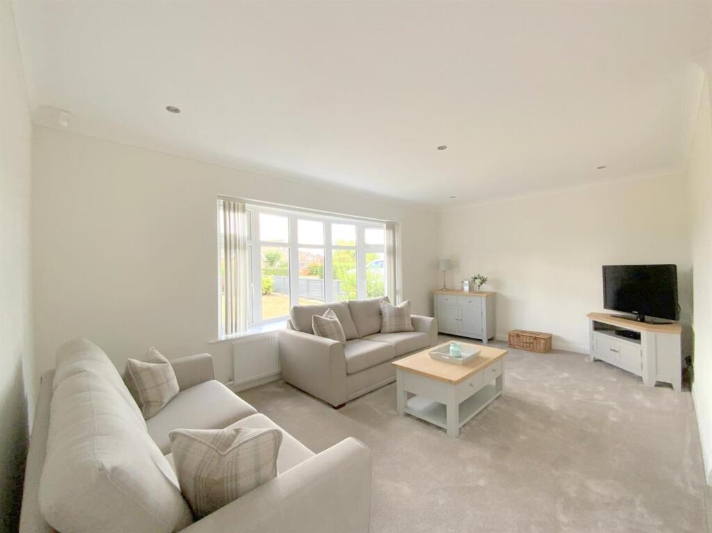 House in East Lindsey, Holton le Clay - View 3