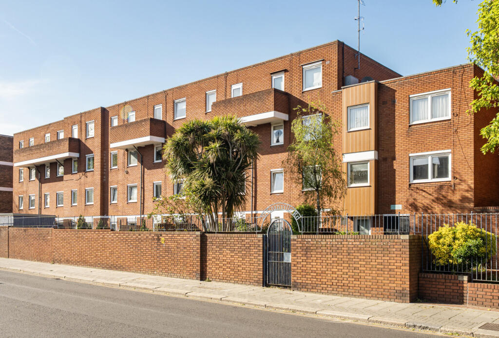 Main image of property: Granville Road, London, SW18