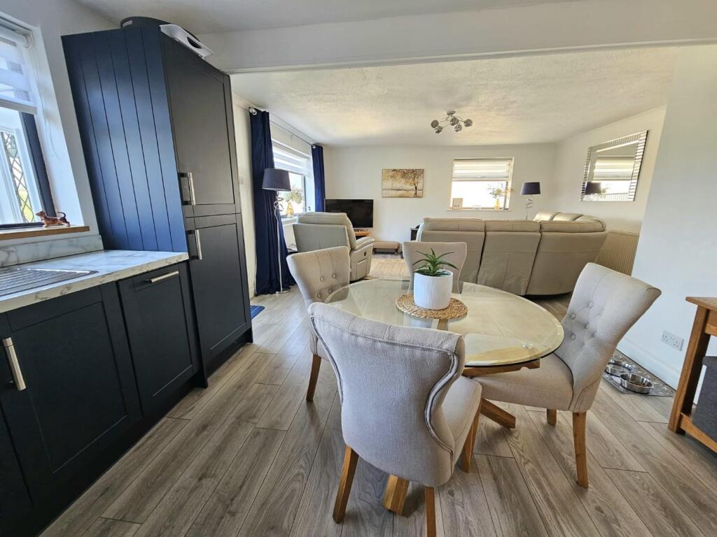 House in Stroud, Cam - View 4