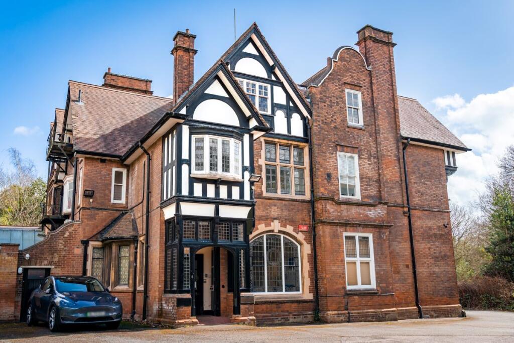 Main image of property: 8 Meadow Road, Harborne, Birmingham, B17 8BU