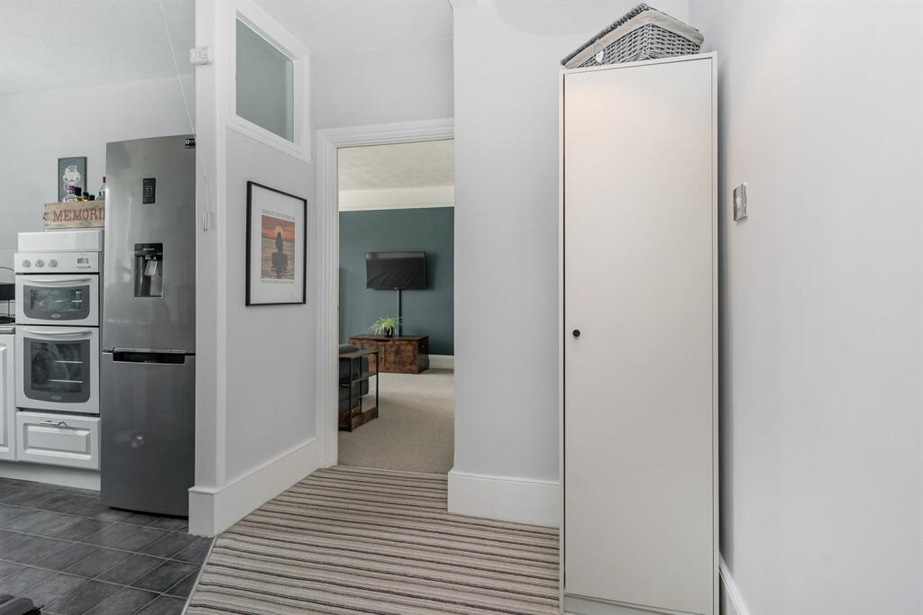 Apartment in Worthing, Broadwater - View 4
