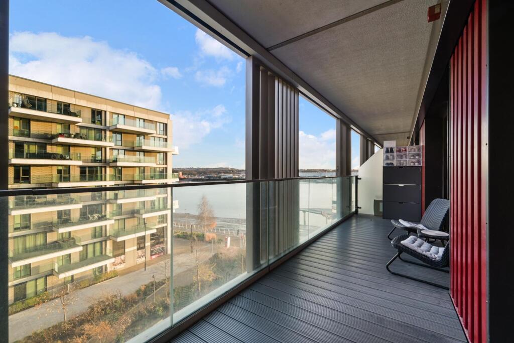 Marco Polo Tower, Royal Wharf, E16 photo 3