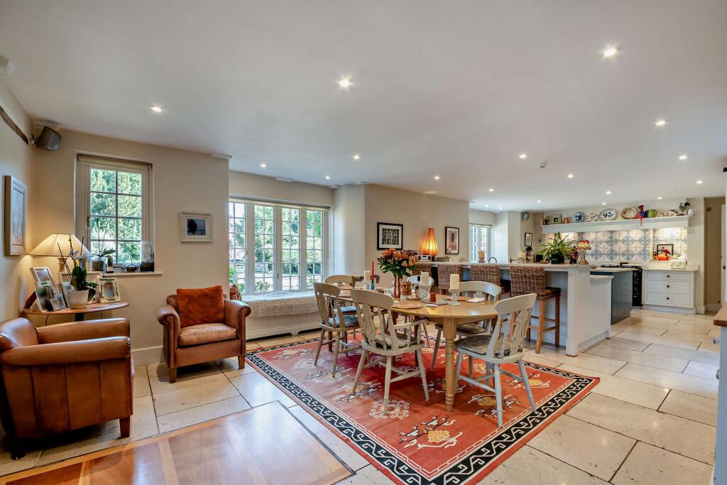 House in West Ilsley, West Berkshire - More