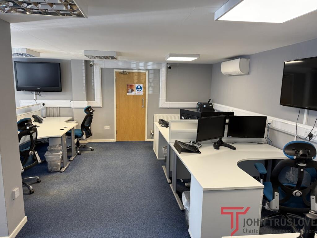 Additional image 4 of Phoenix House Hewell Road, Barnt Green, Birmingham, B45 8NE