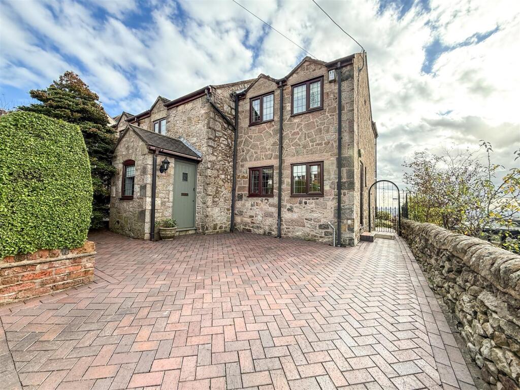 House in Stoke-on-Trent - View 5