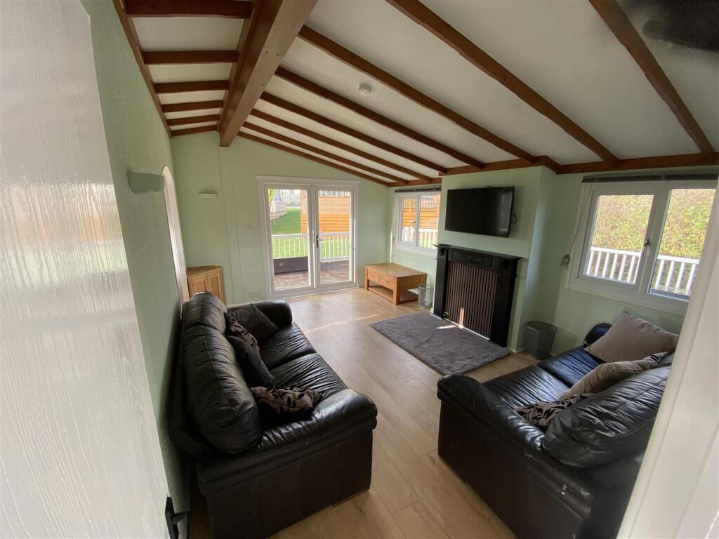Ty Newydd Leisure Park, Fford Brynteg, Llanbedrgoch photo 4