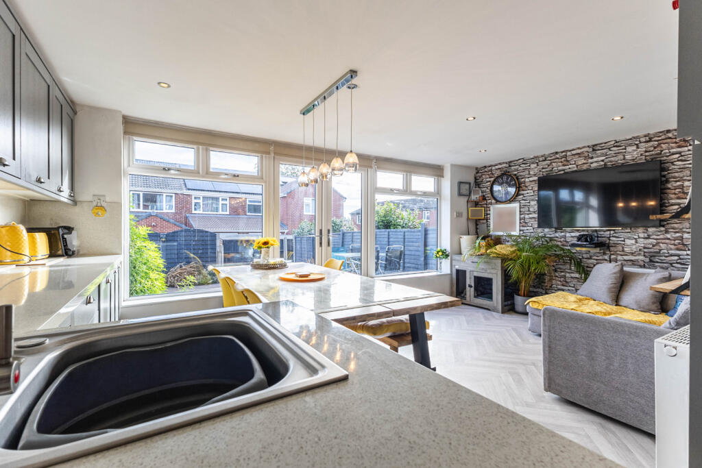 House in Wakefield - View 5