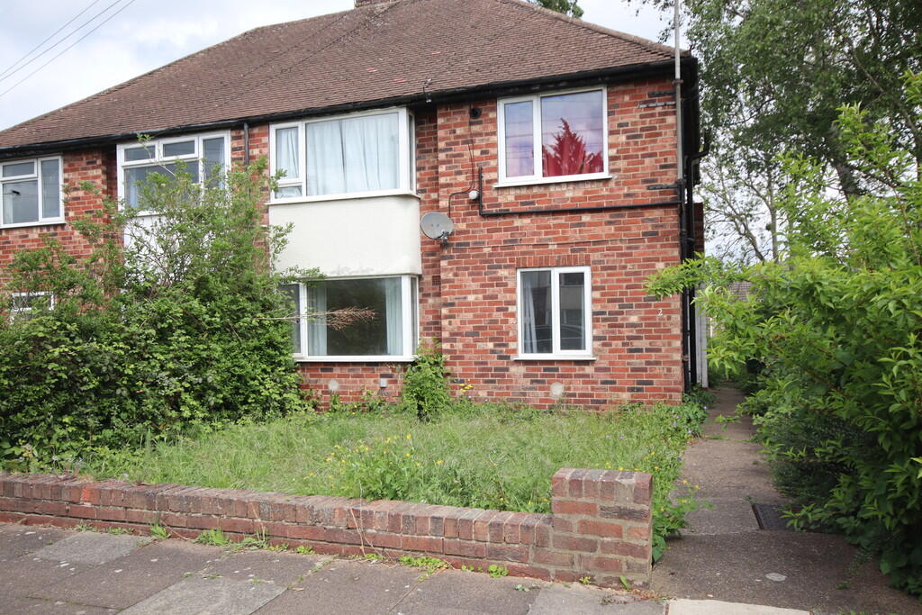 2-bed flat on Glenwood Grove, Lincoln, £70,000