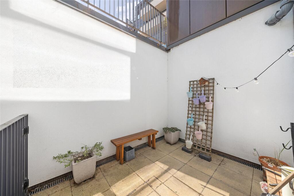 Apartment in London - View 4
